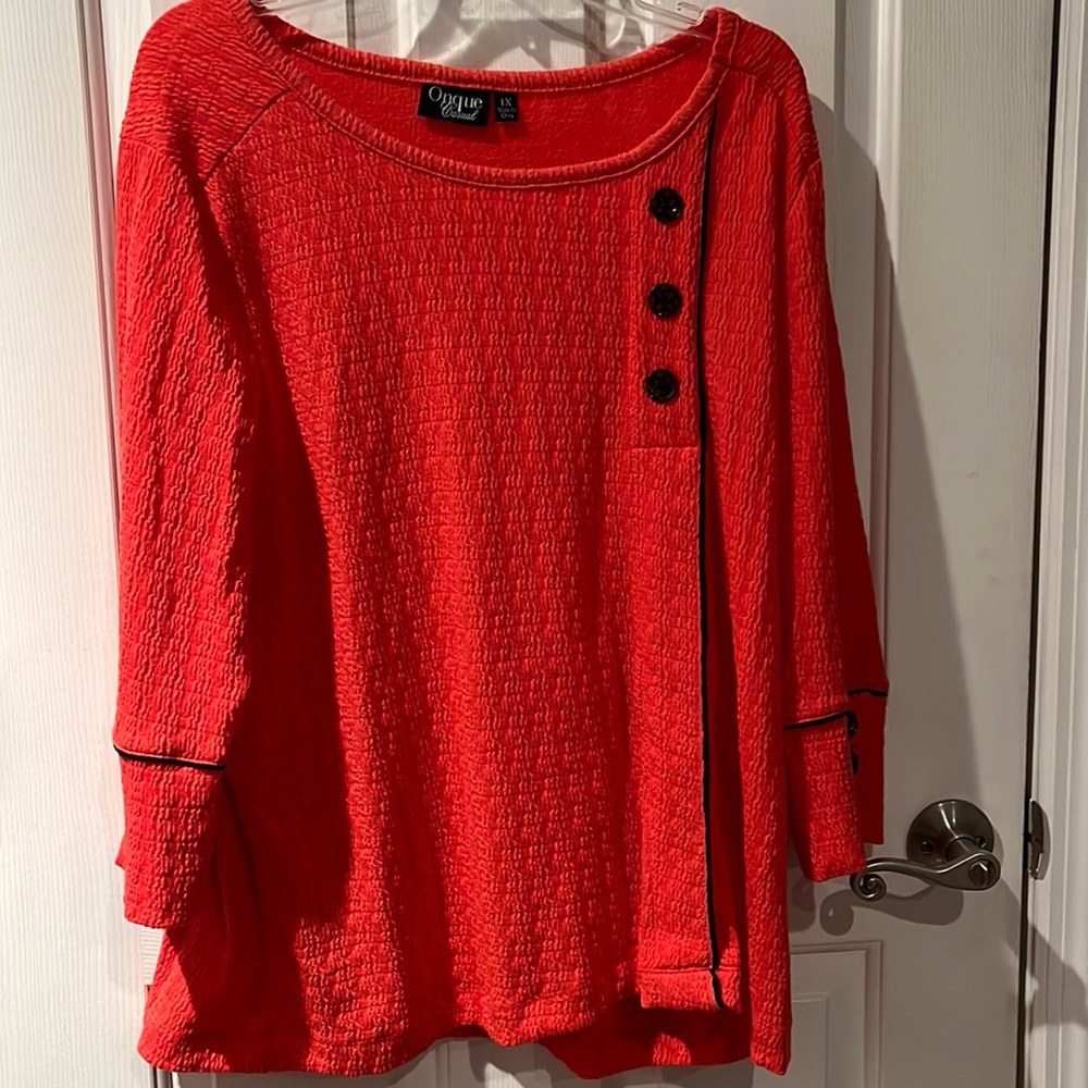 Coral orange blouse with black piping & button accents size 1x 3/4 sleeve